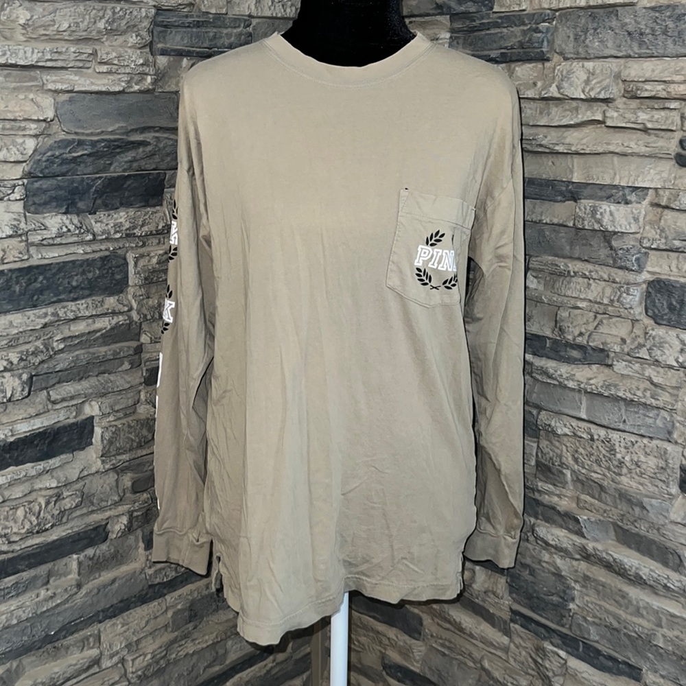 VS PINK Logo Campus Long Sleeve Tee